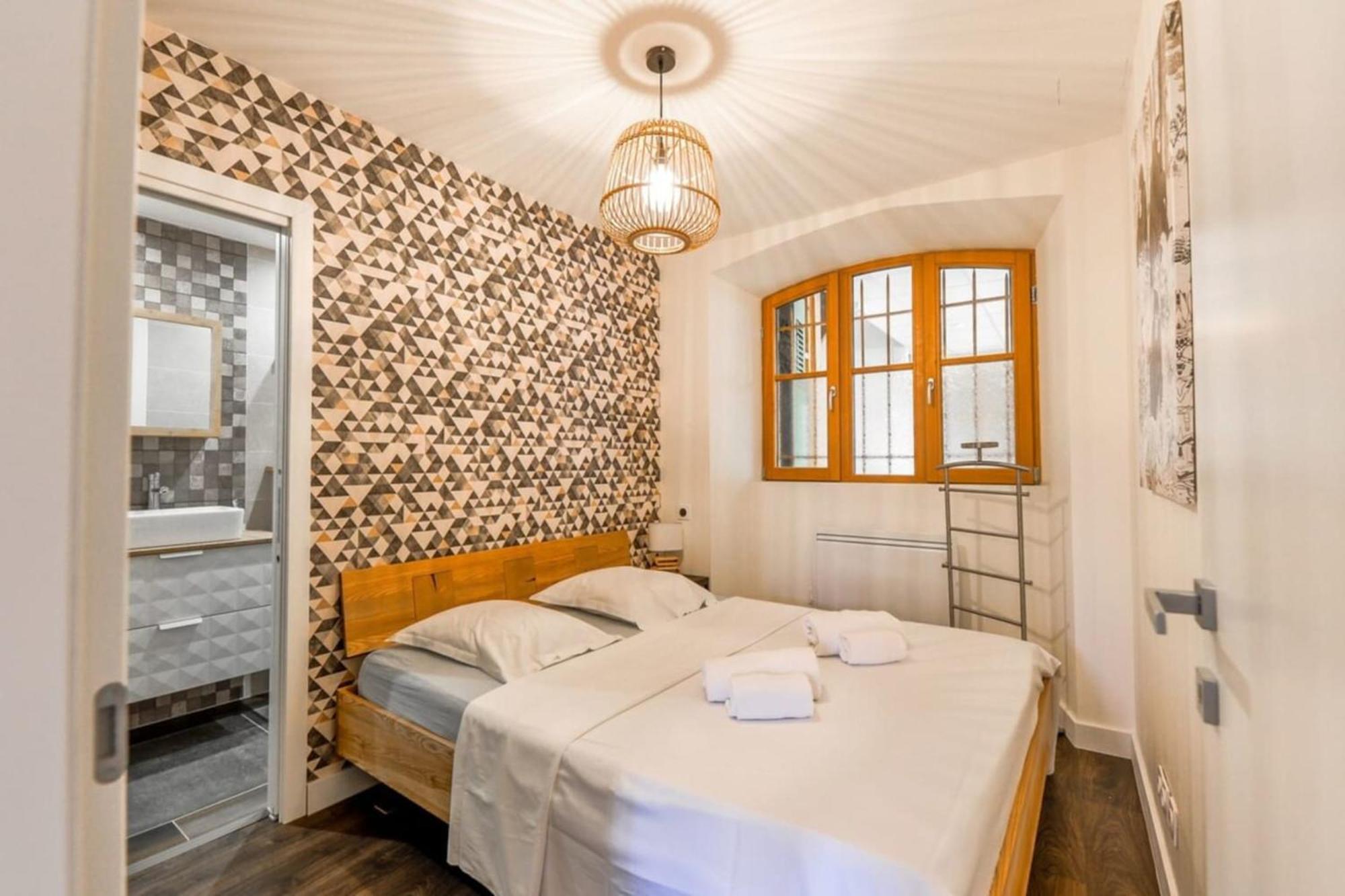 3-Star Rated Apartment In The Heart Of The Old Town With A View อานซี ภายนอก รูปภาพ