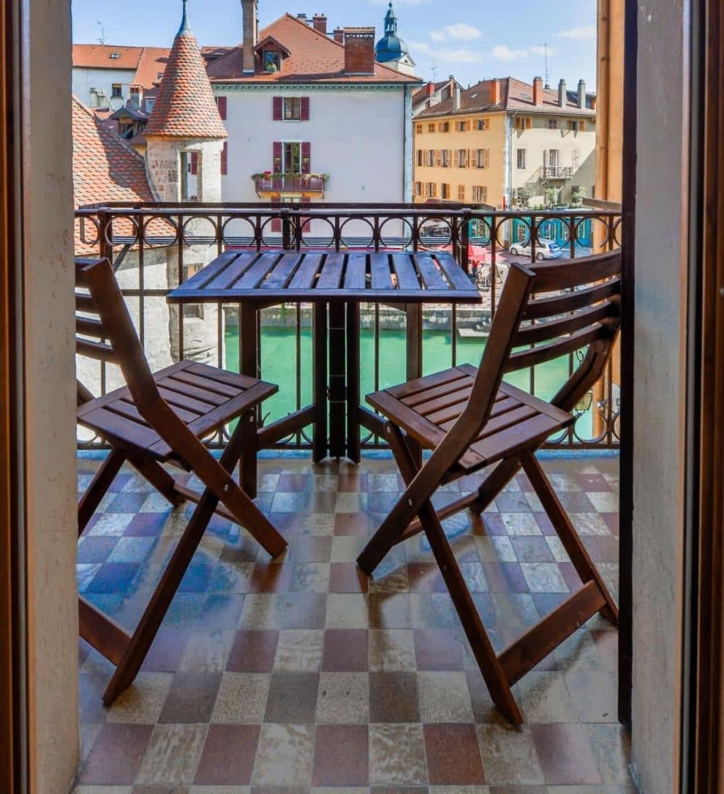 3-Star Rated Apartment In The Heart Of The Old Town With A View อานซี ภายนอก รูปภาพ